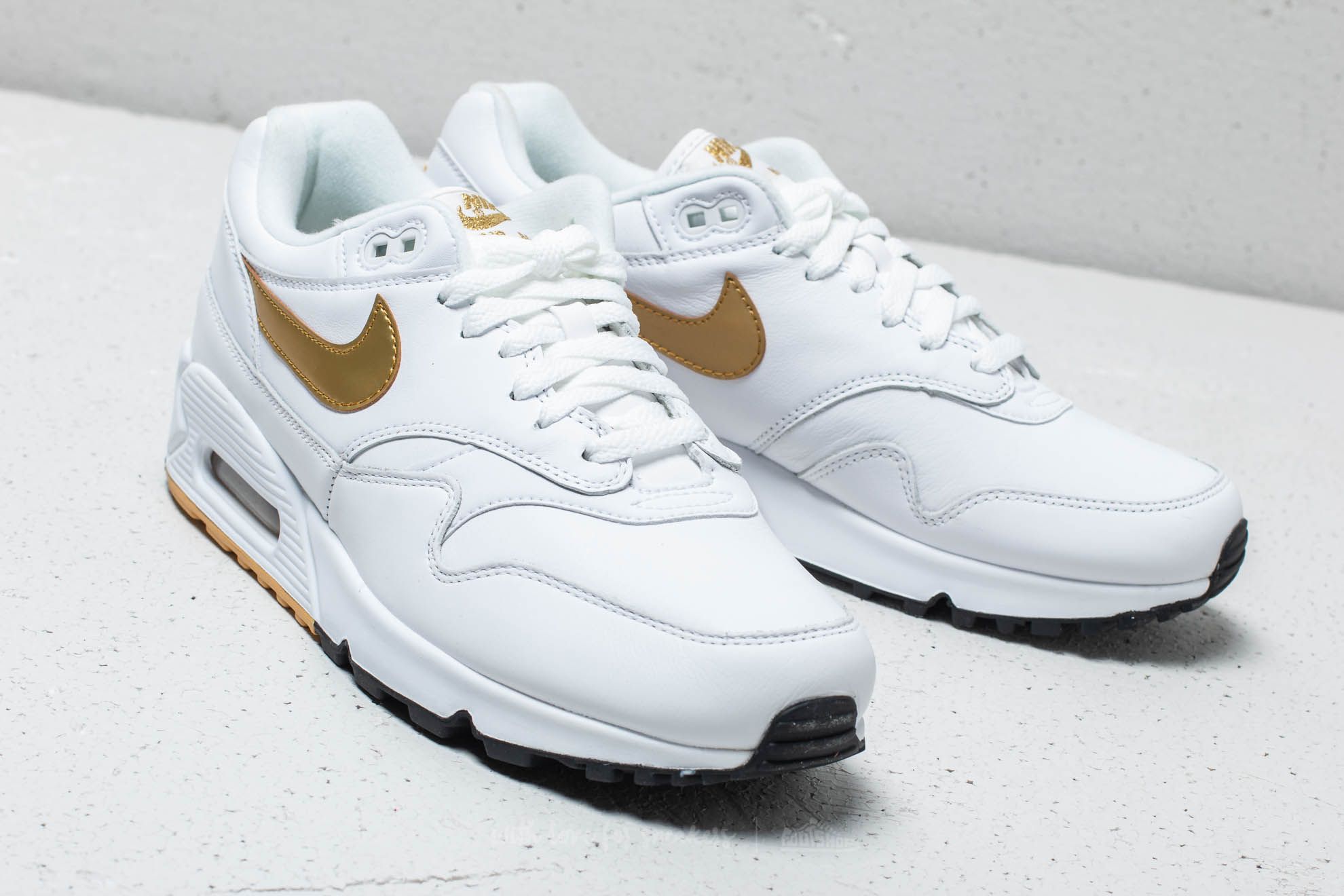 Air max clearance 90 gold