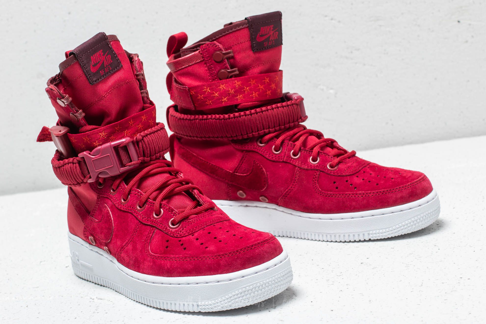Women's shoes Nike W Special Field Air Force 1 Red Crush/ Red Crush-White |  Footshop