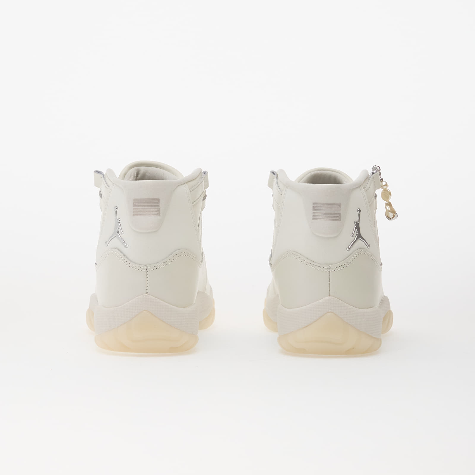 Dámske topánky a tenisky Air Jordan 11 Retro "Pearl" Sail/ Pearl Grey-White-Metallic Silver