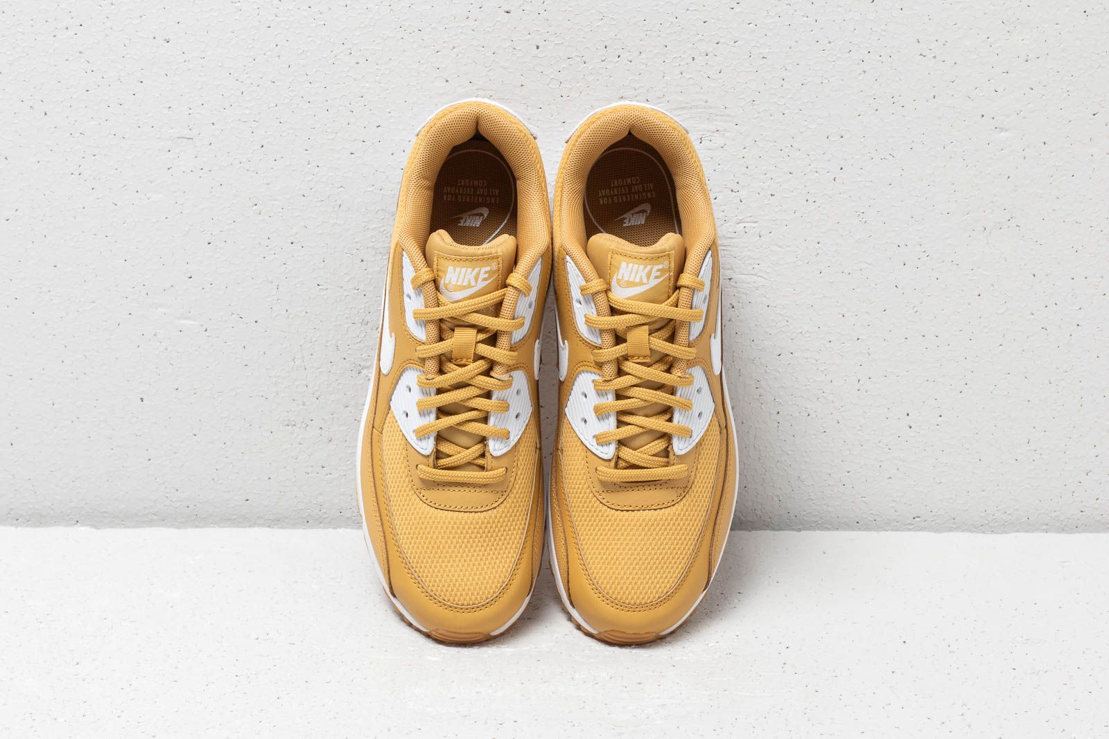 Naisten kengät Nike Wmns Air Max 90 Wheat Gold/ White
