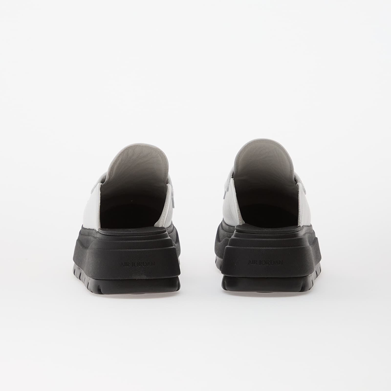 Încălțăminte și sneakerși pentru femei Air Jordan W Mule Summit White/ Metallic Silver-Black