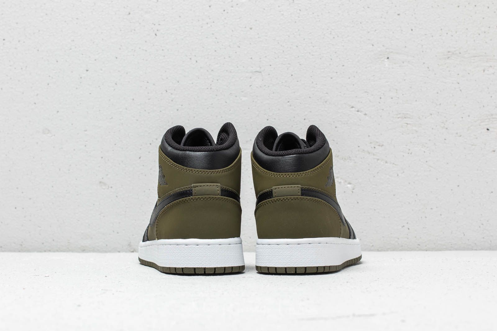 Дамски кецове и обувки Air jordan 1 Mid BG Olive Canvas/ Black-White