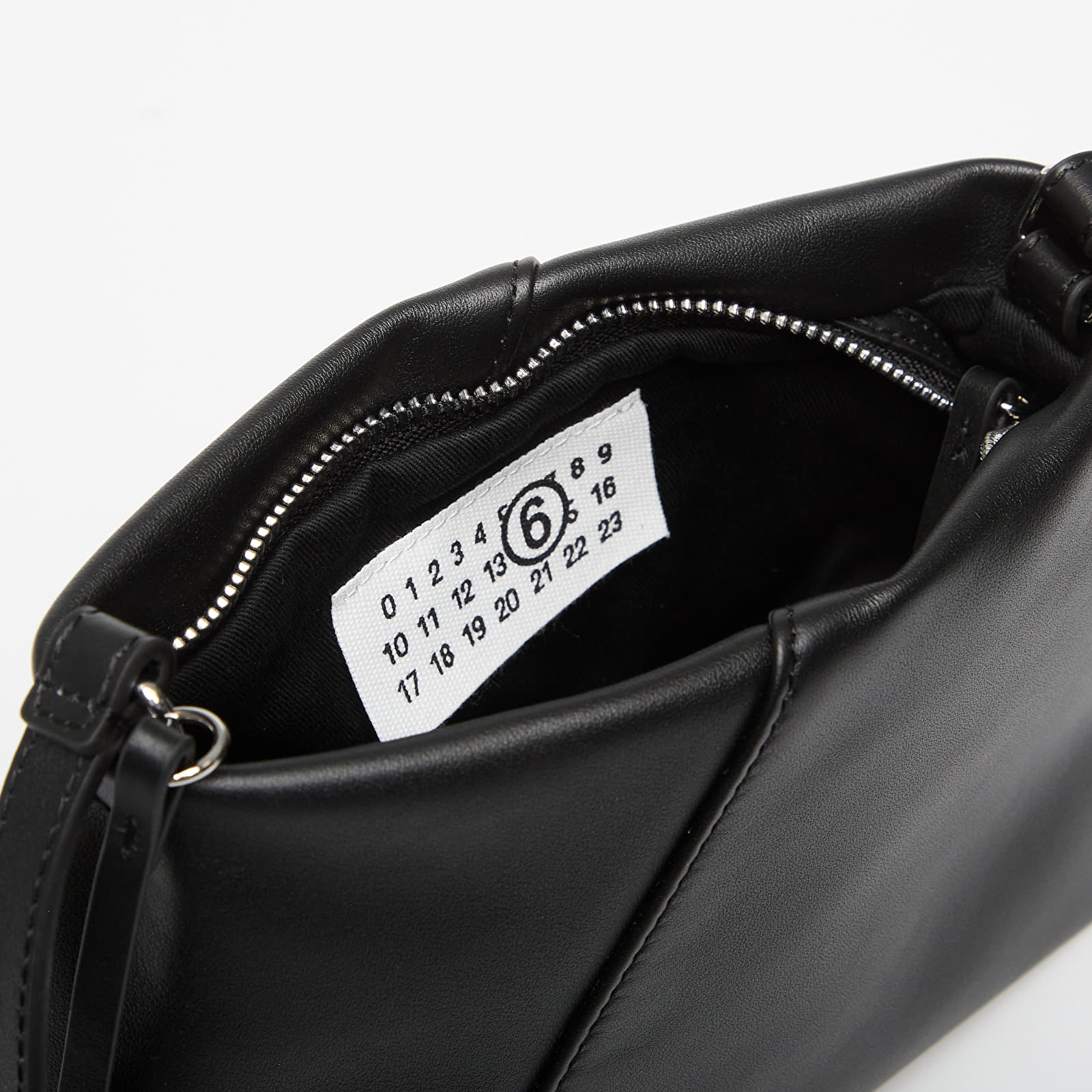 Dámské tašky přes rameno MM6 Shoulder Bag Black