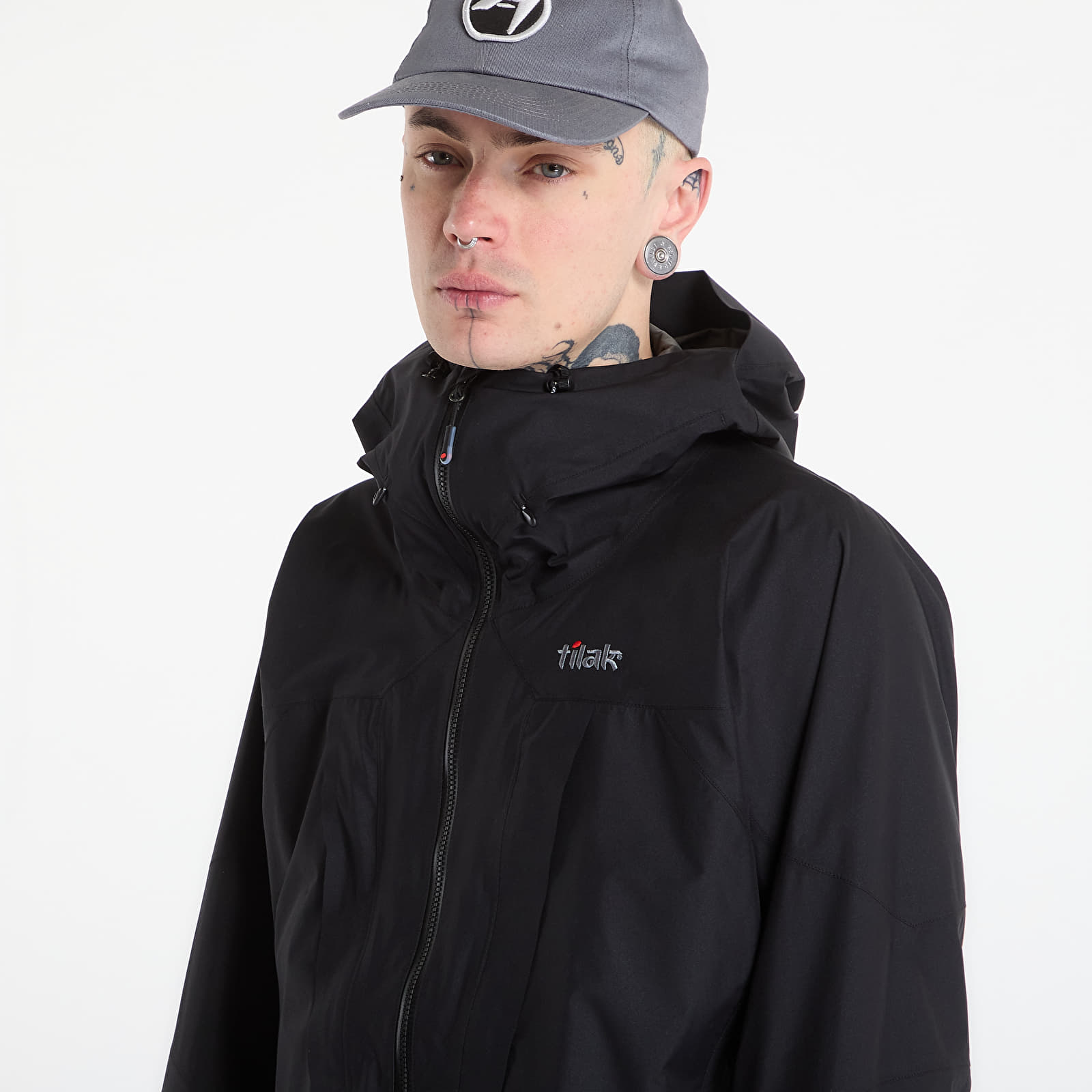 Vjetrovke Tilak Stinger Paclite 25 Caviar Black