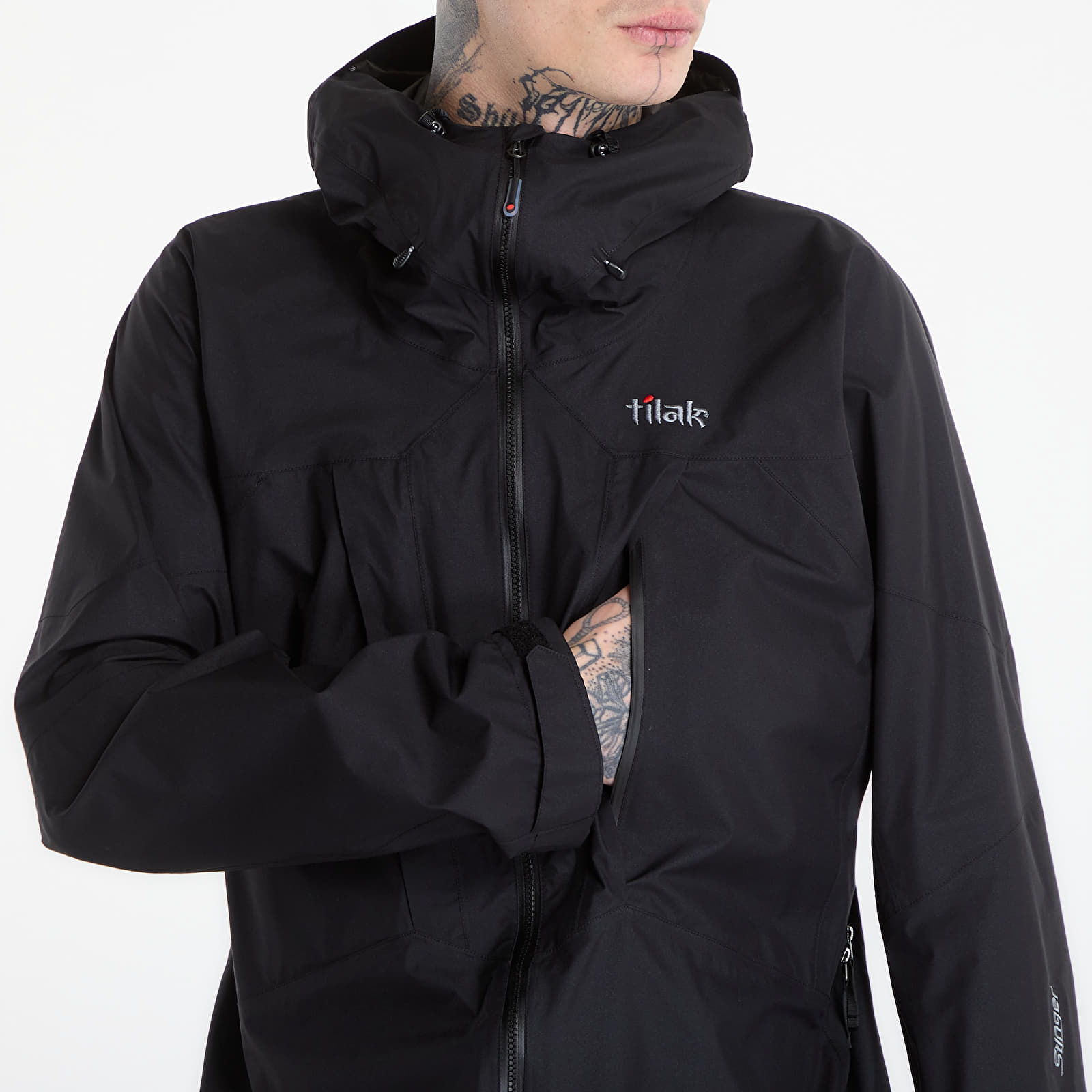 Vjetrovke Tilak Stinger Paclite 25 Caviar Black