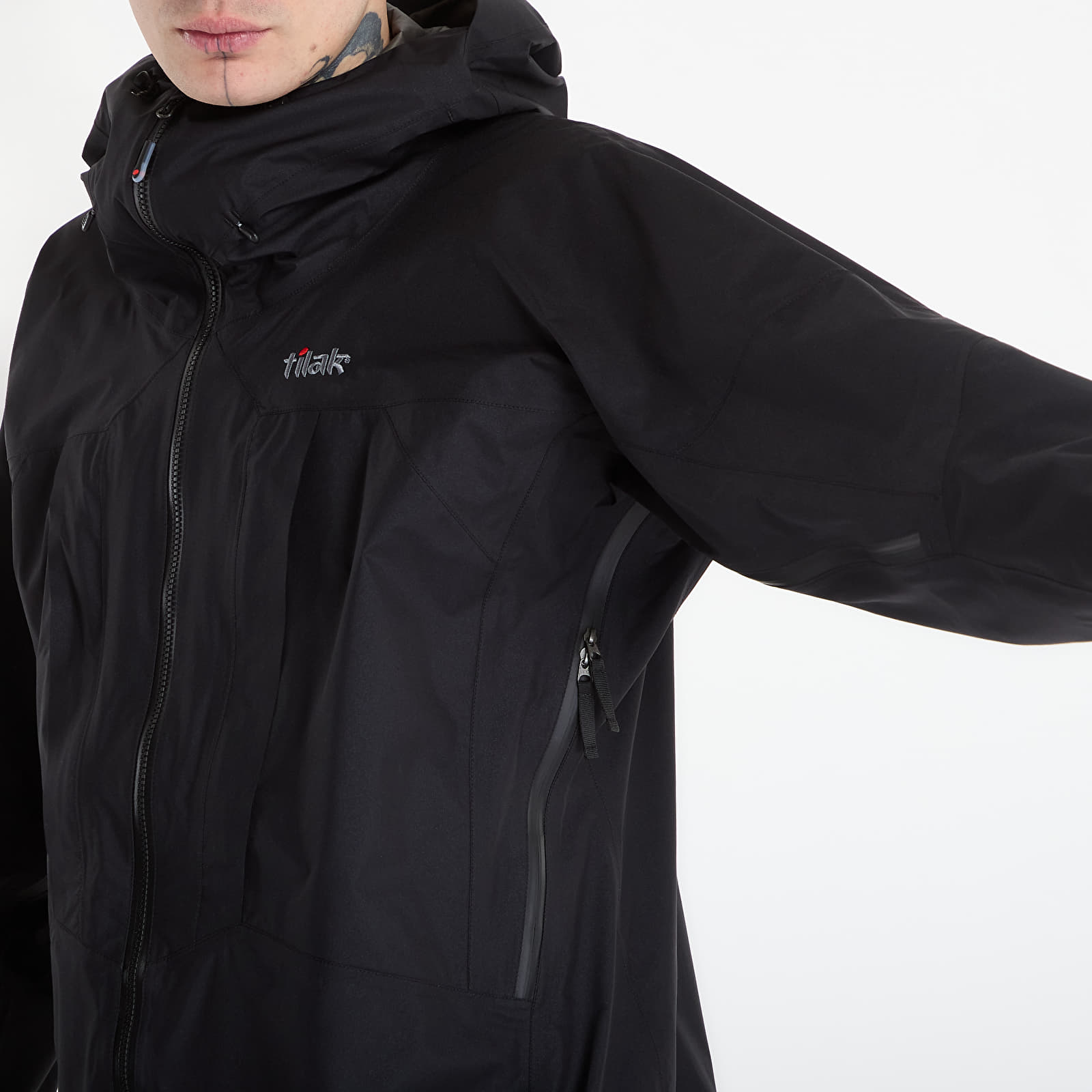 Vjetrovke Tilak Stinger Paclite 25 Caviar Black