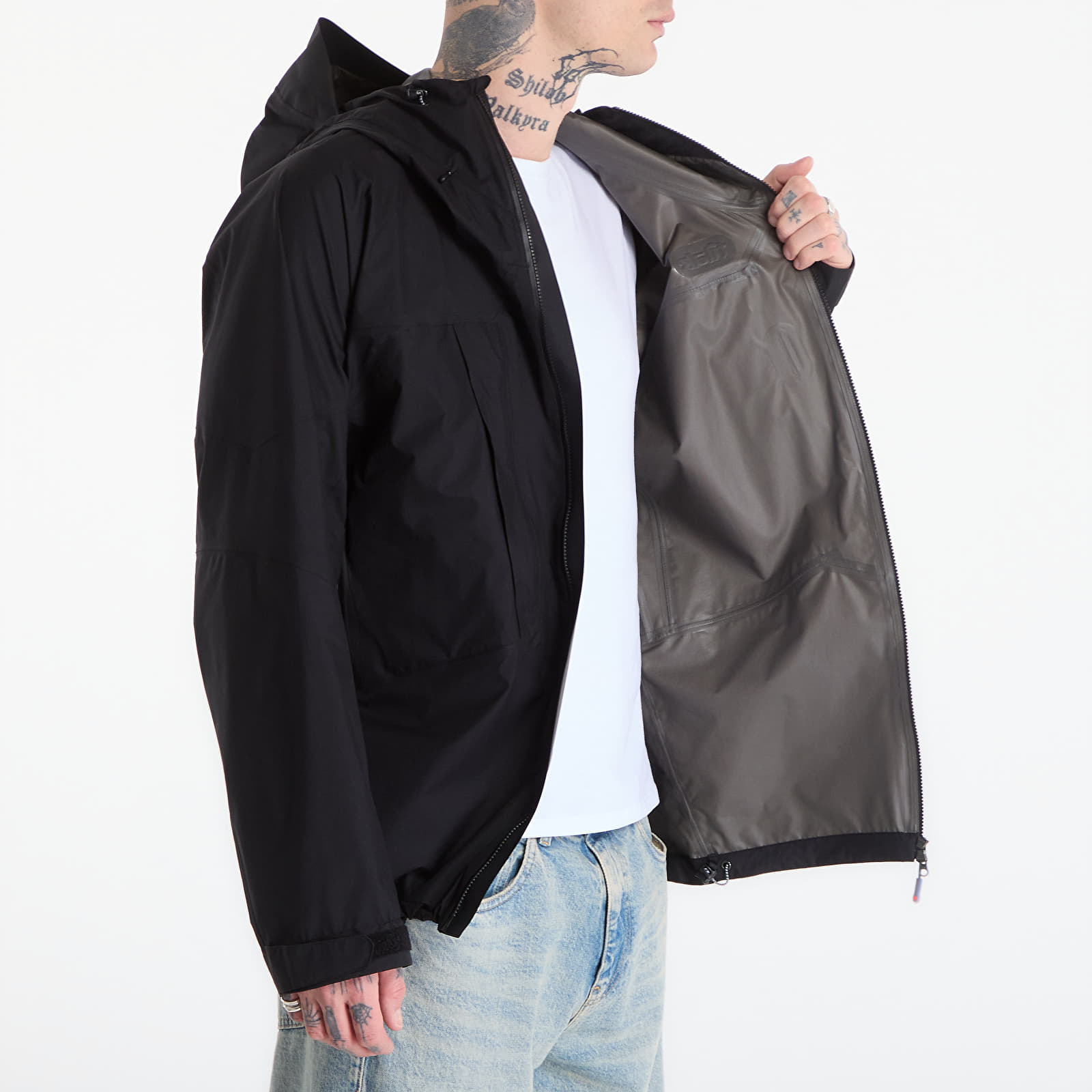 Vjetrovke Tilak Stinger Paclite 25 Caviar Black