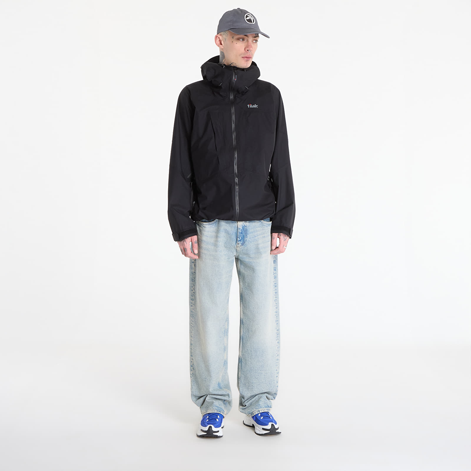 Vjetrovke Tilak Stinger Paclite 25 Caviar Black