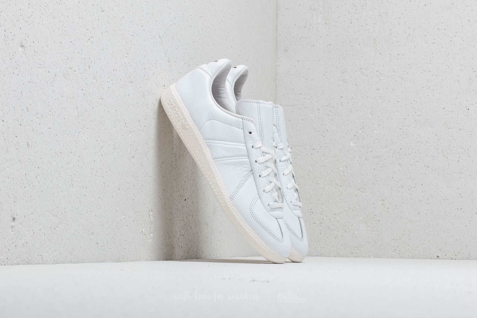 Férfi cipők adidas x Oyster Holdings BW Army Cloud White/ Off White/ Core Black