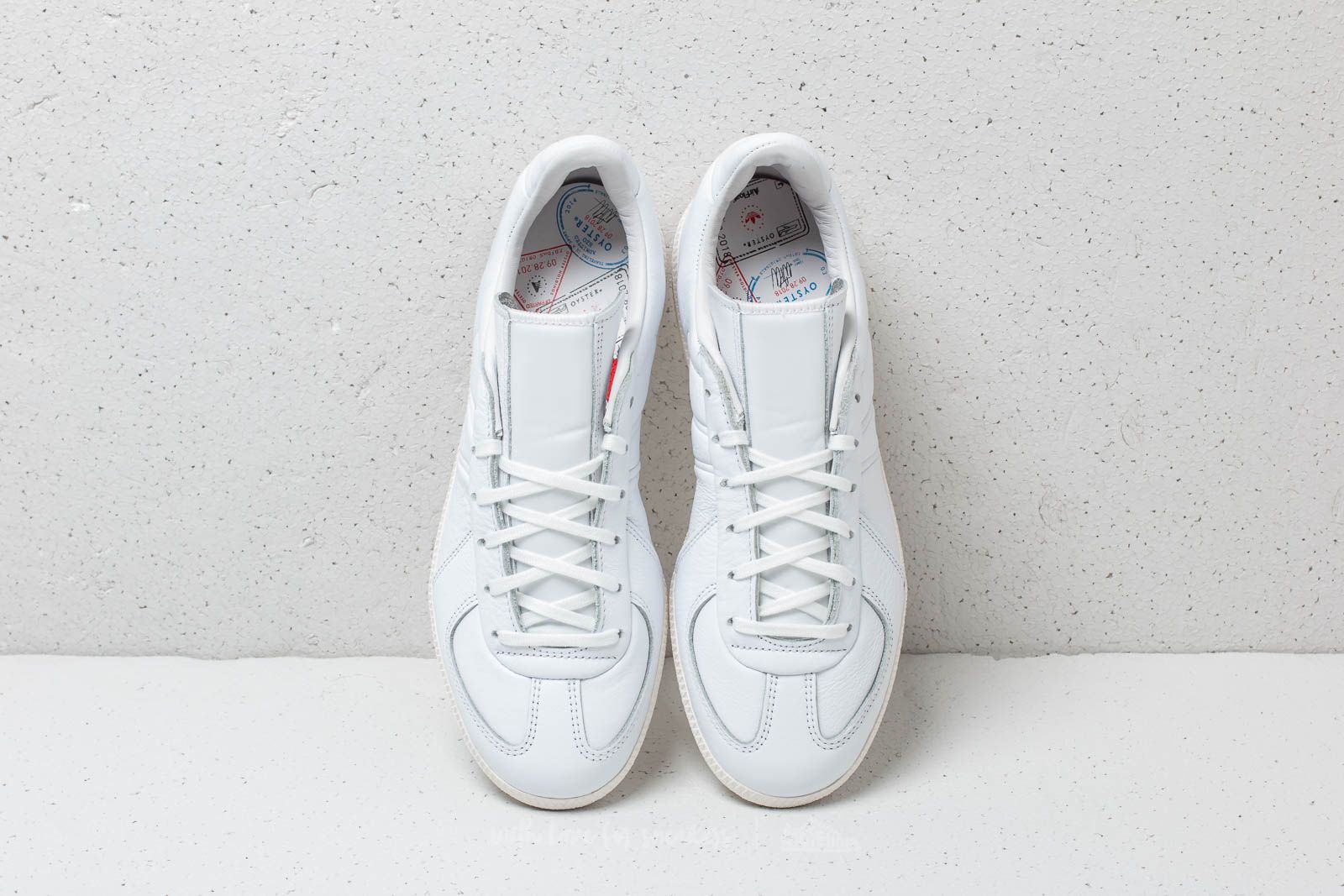 Adidas oyster bw army top