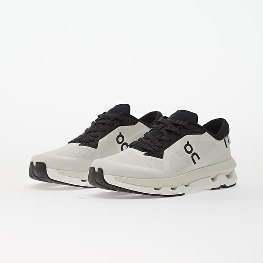 On W Cloudzone Ice/ Black | Footshop