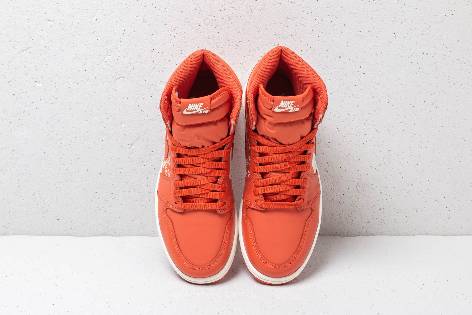 Air jordan 1 retro high og vintage coral & online sail