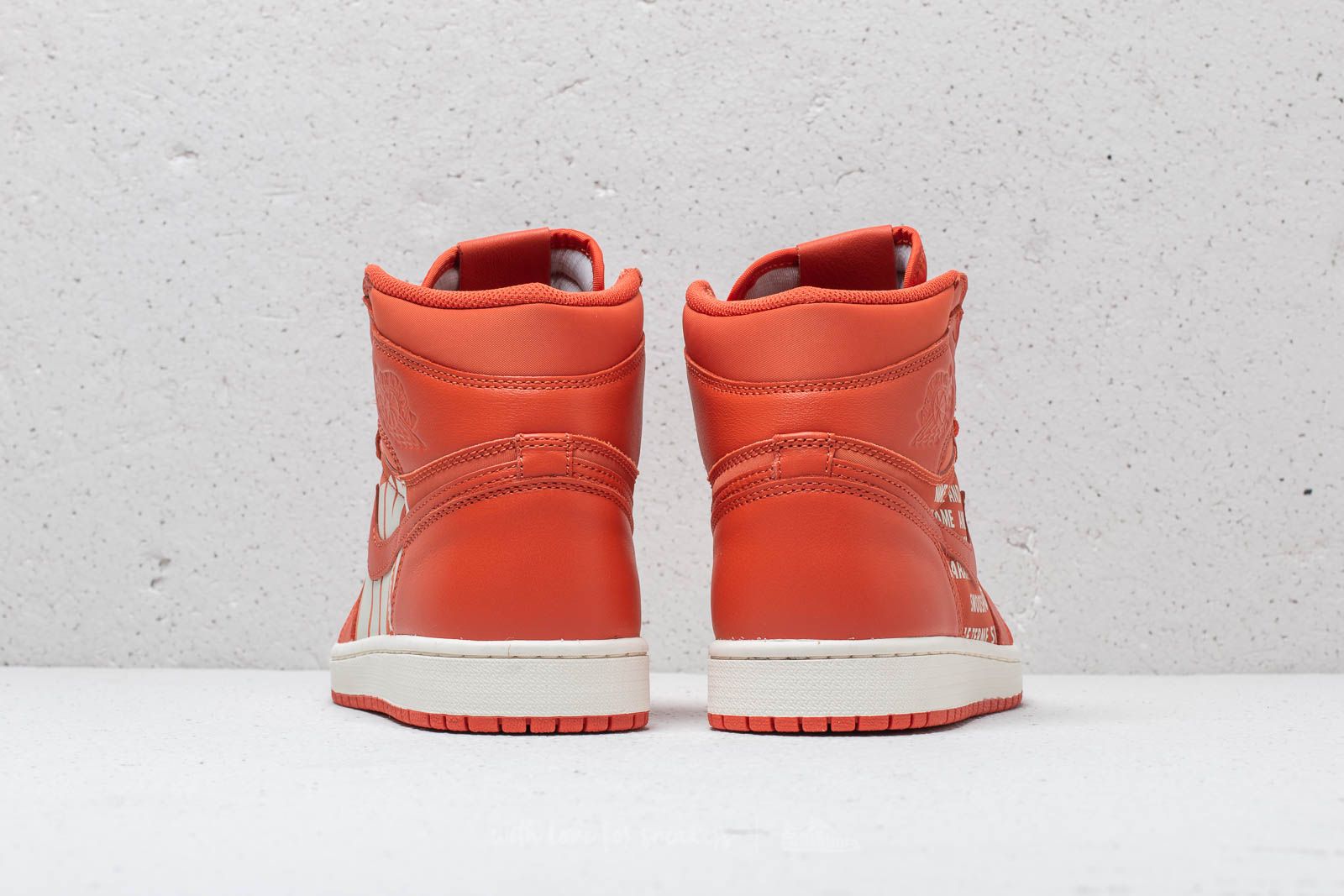 Air jordan 1 retro high og vintage coral & online sail