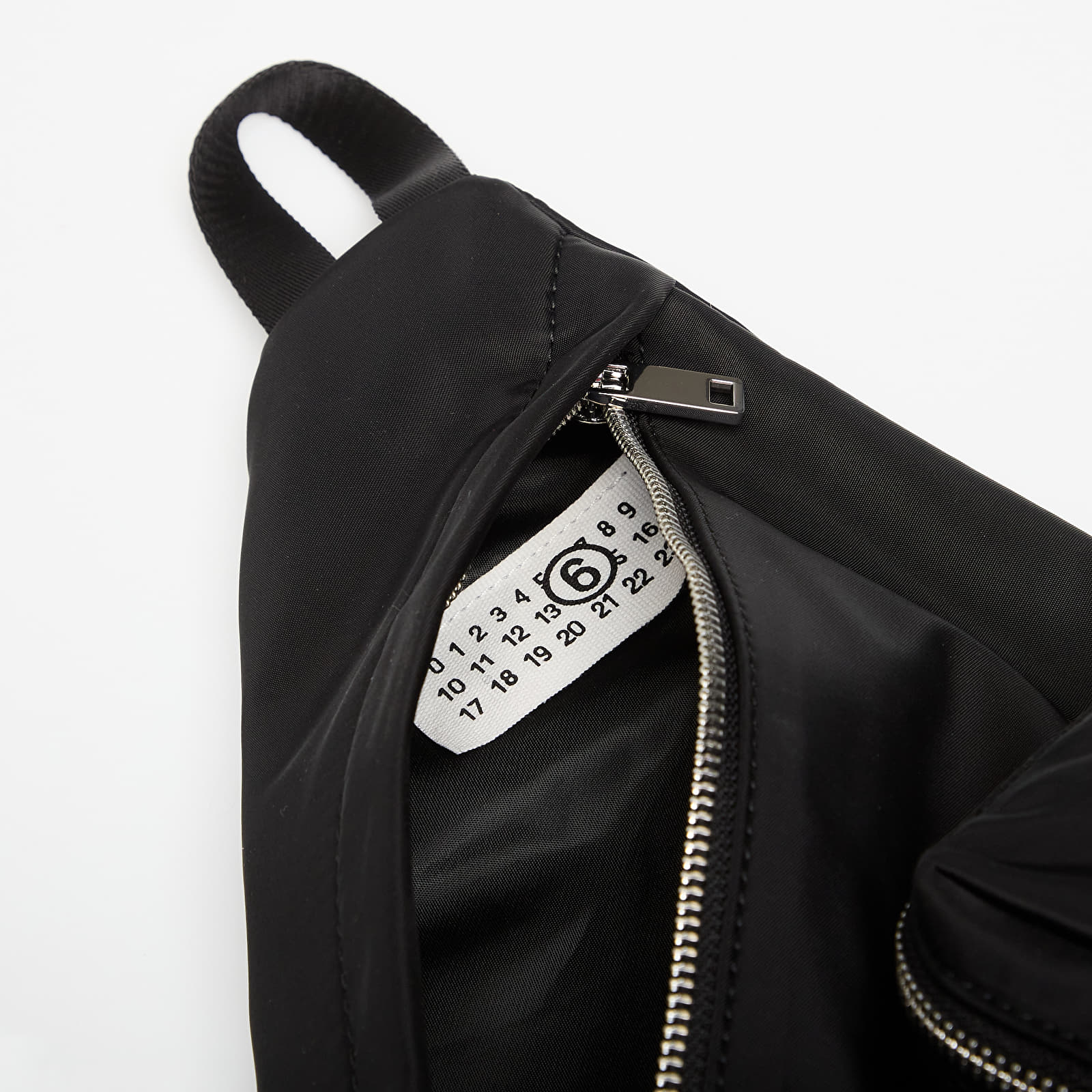 Dámské tašky přes rameno MM6 Shoulder Bag Black