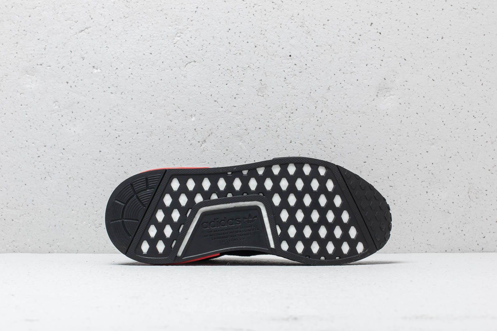 Adidas nmd_r1 core shop black & lush red