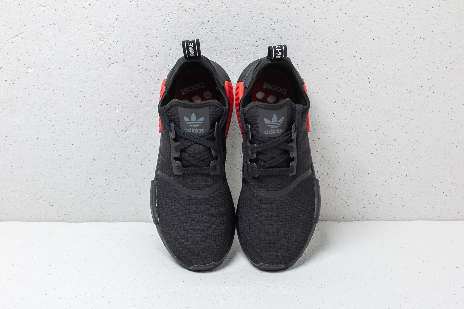 Nmd r1 core black hot sale core black lush red