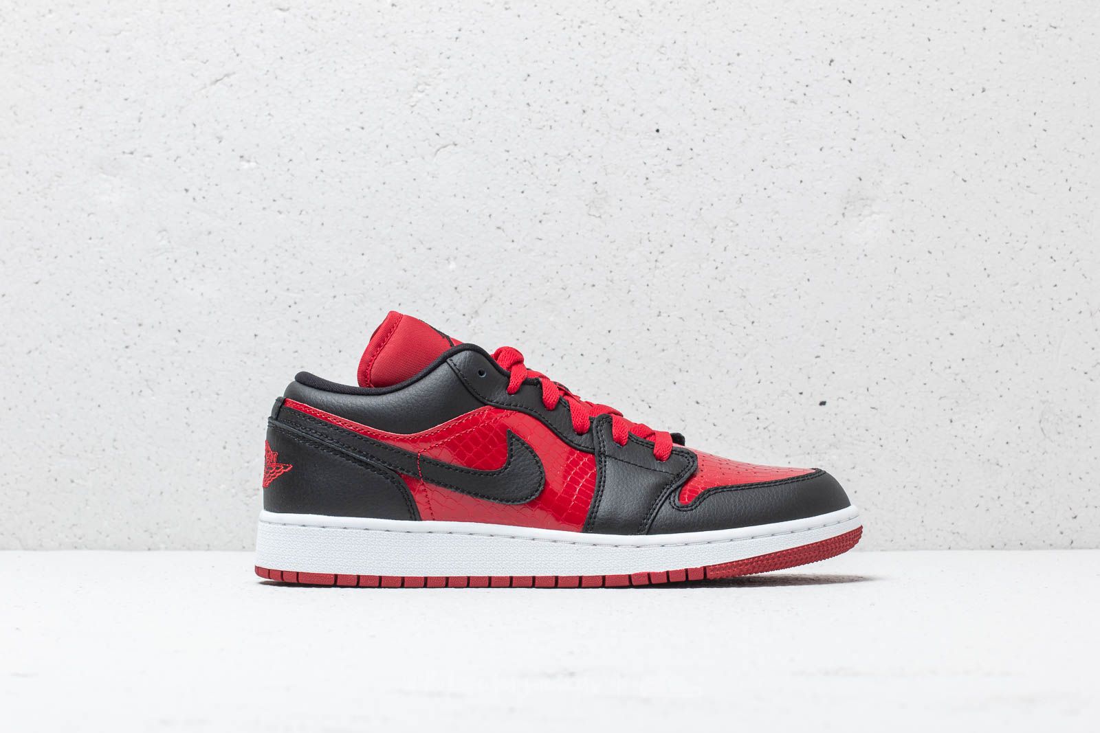 Kids' sneakers and shoes Air Jordan 1 Low (GS) Gym Red/ Black-White