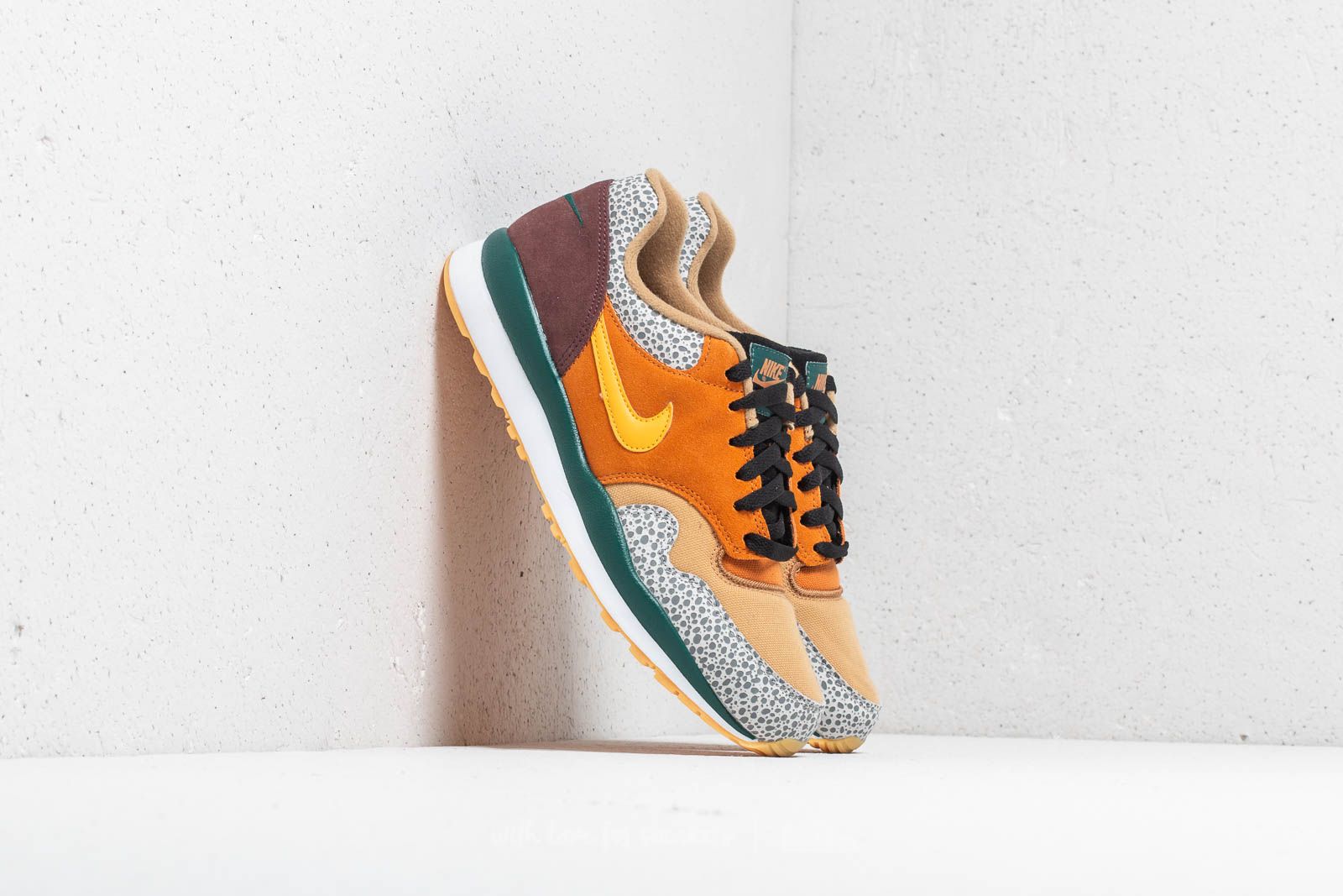 Zapatillas Hombre Nike Air Safari SE Monarch/ Yellow Ochre-Flax