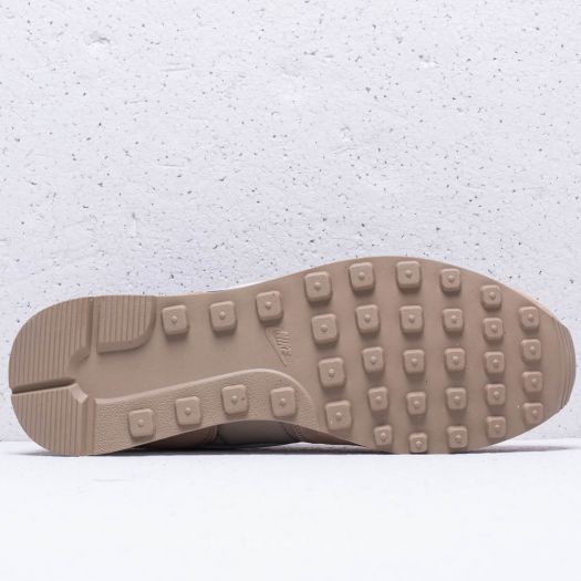Nike internationalist suede trainers in light bone store