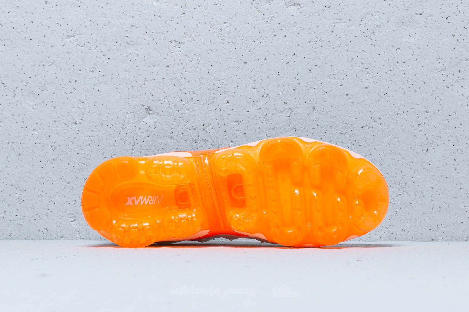 Zapatillas mujer Nike Air Vapormax Plus "Creamsicle" Wmns Phantom/ Crimson Tint