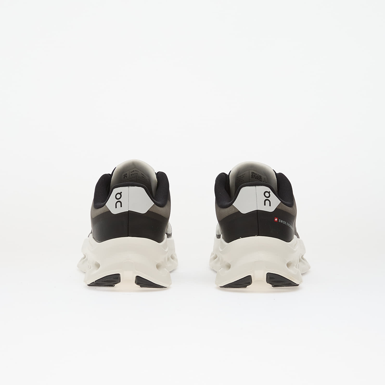 Women's shoes On W Cloudtilt Remix Black/ Ivory