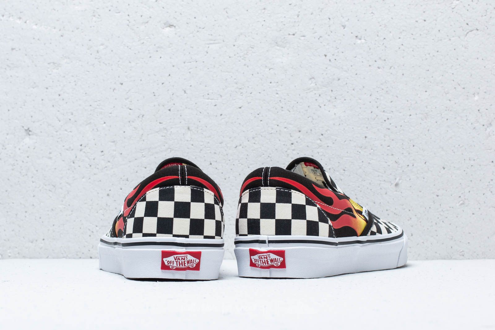 Vyriška avalynė Vans x Disney Classic Slip-On Mickey & Minnie/ True White