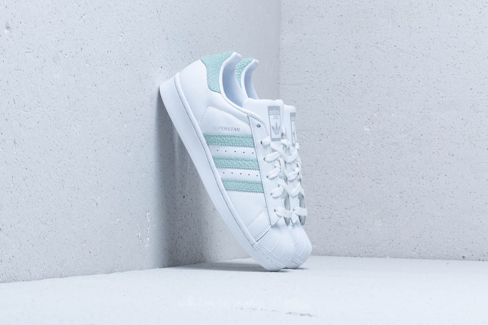 Adidas superstar 2025 womens ash green