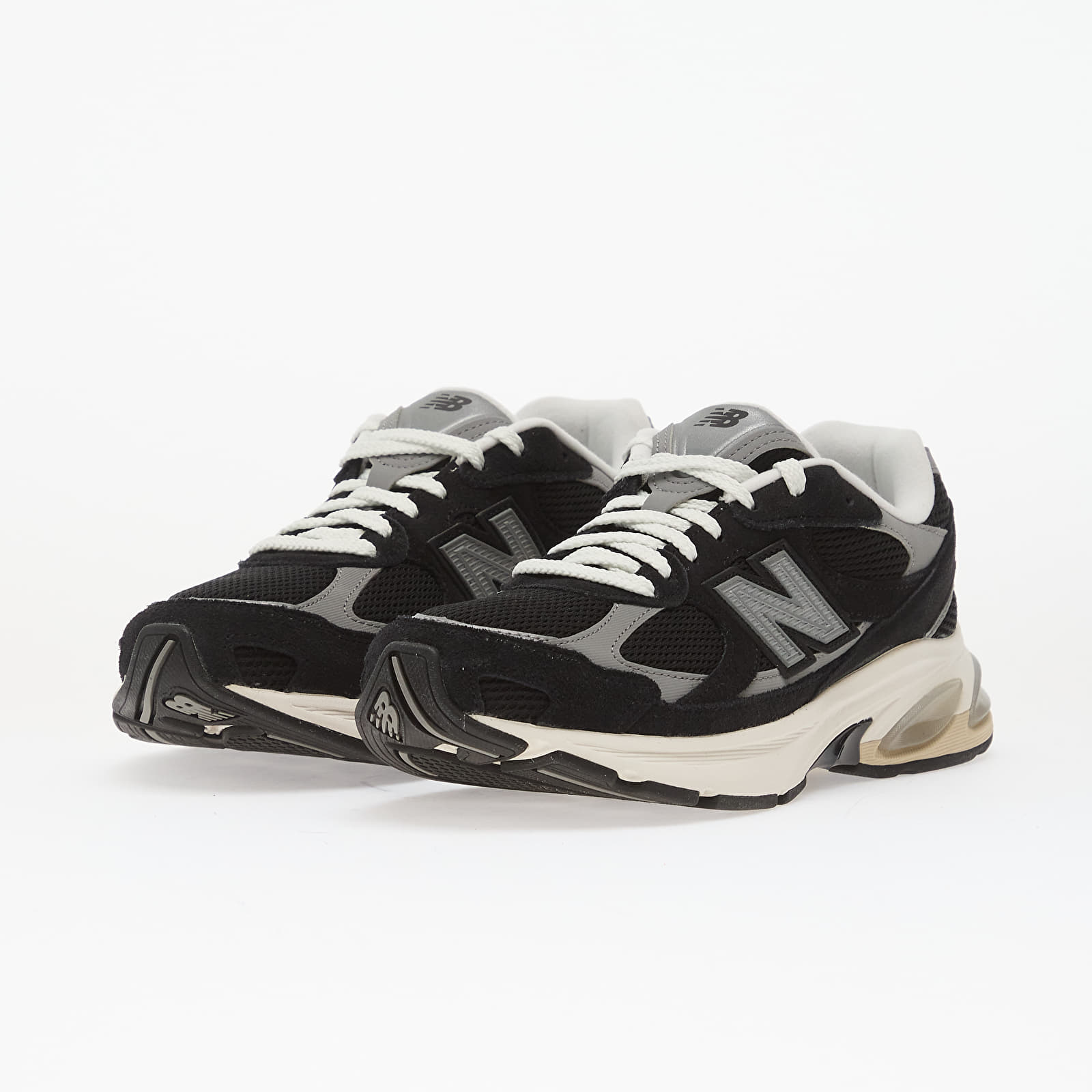 Sko til mænd New Balance 2010 Black/ Shadow Grey/ Sea Salt