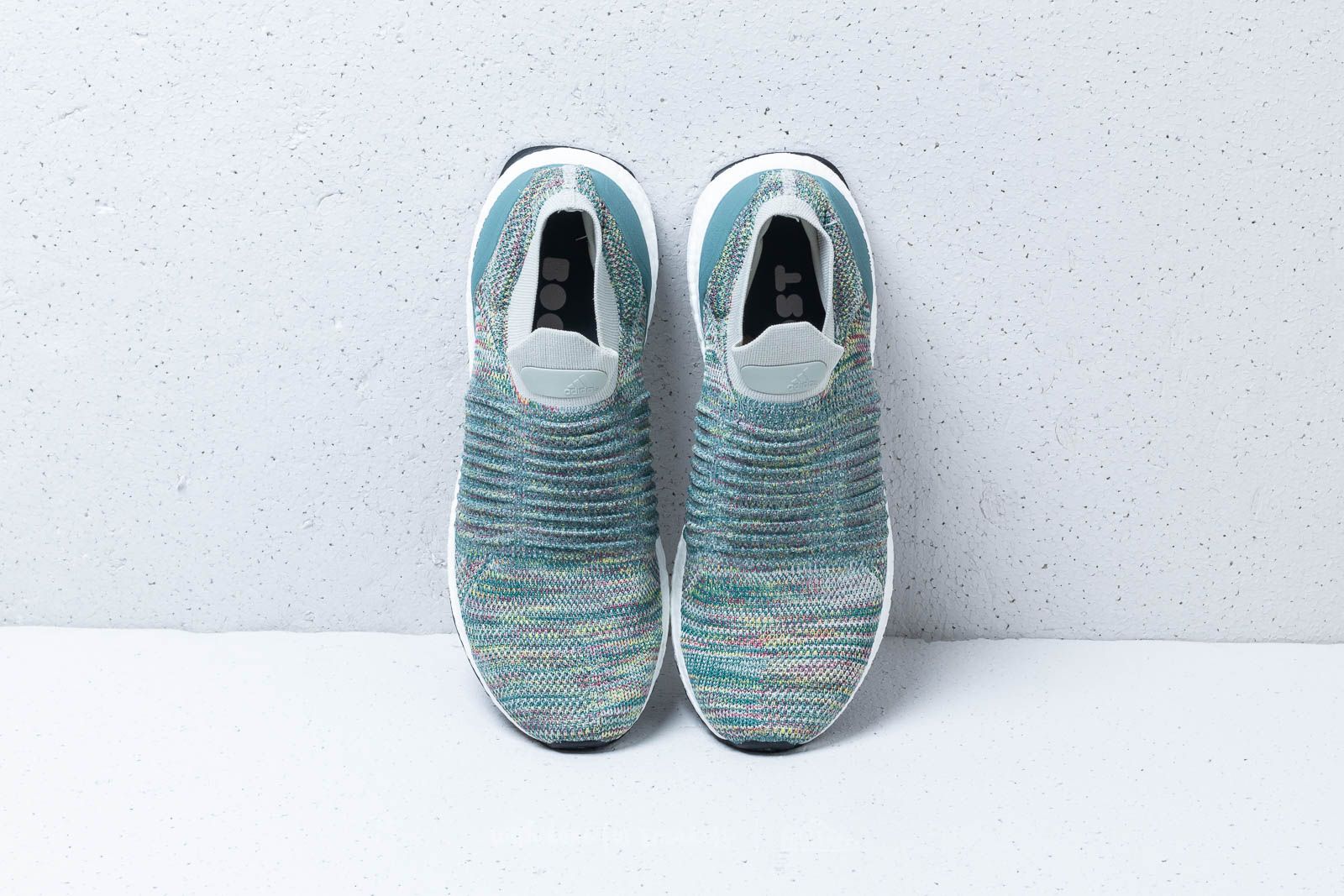 Adidas originals ultraboost laceless 2025