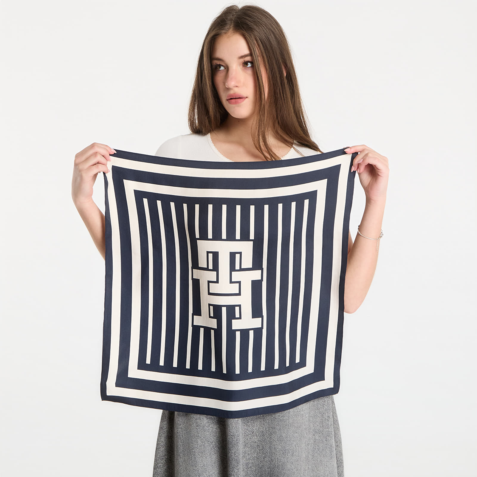 Tørklæder til mænd Tommy Hilfiger Th Elevated Chic Silk Square Scarf Navy