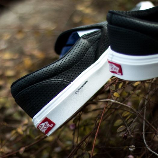 Vans Slip-On Lite (Perf) Black/White | Footshop