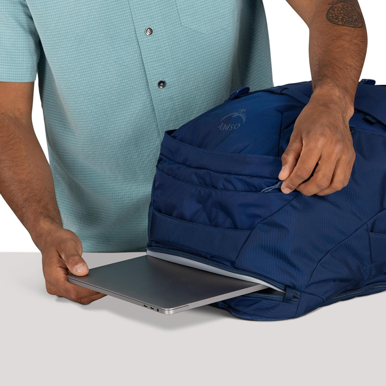 Rucsacuri bărbați Osprey Farpoint 40 Antique Blue