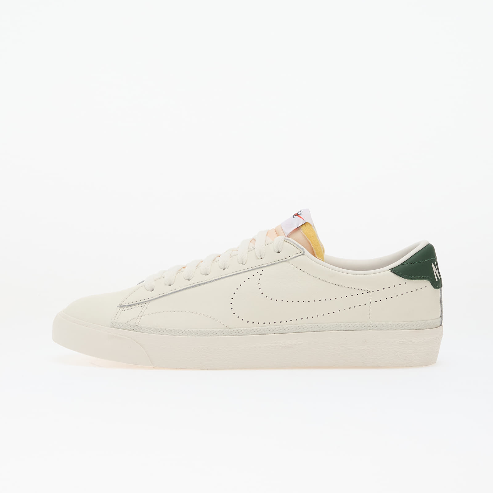 Herren Sneaker und Schuhe Nike Tennis Classic Ac Sail/ Sail-Fir-Team Orange
