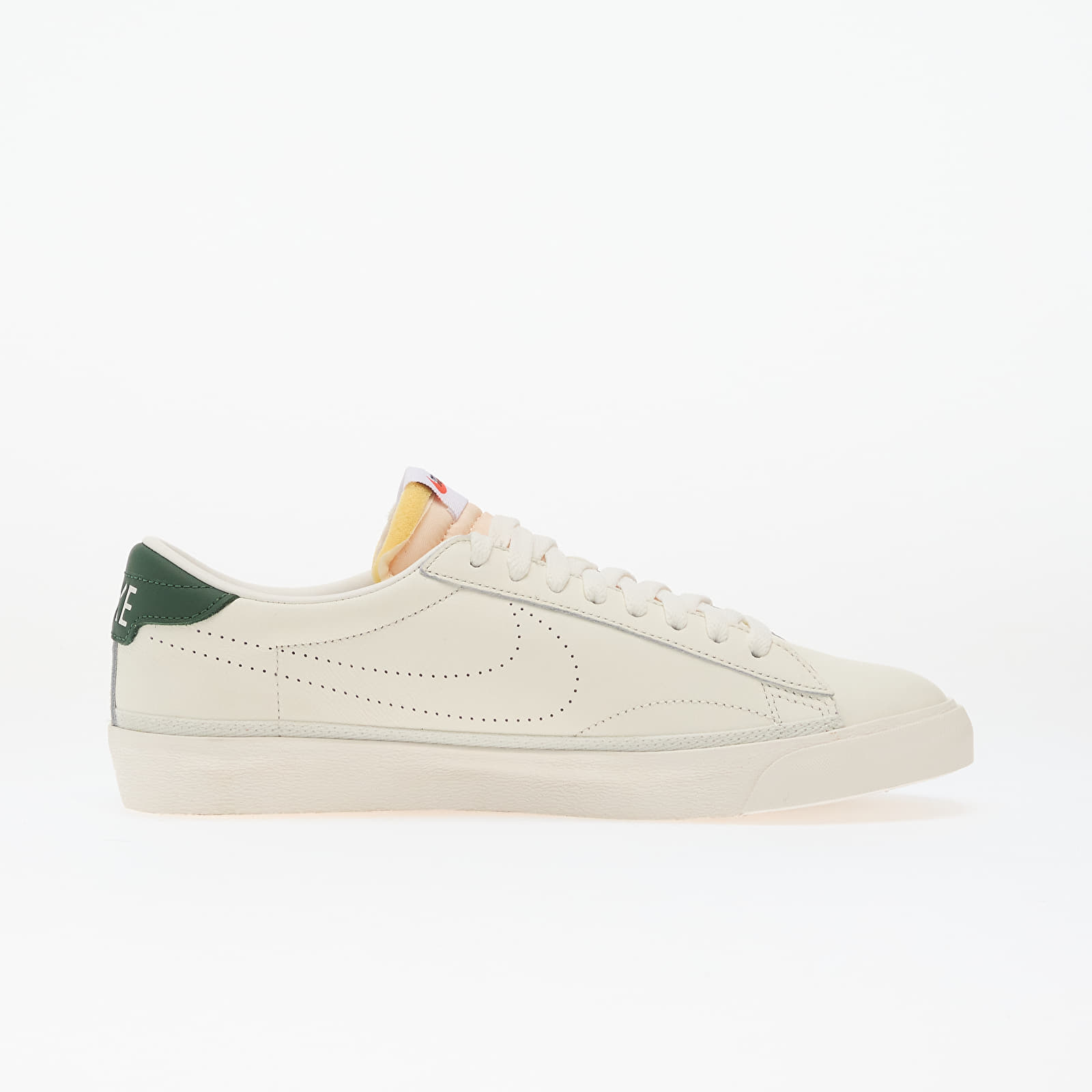 Herren Sneaker und Schuhe Nike Tennis Classic Ac Sail/ Sail-Fir-Team Orange