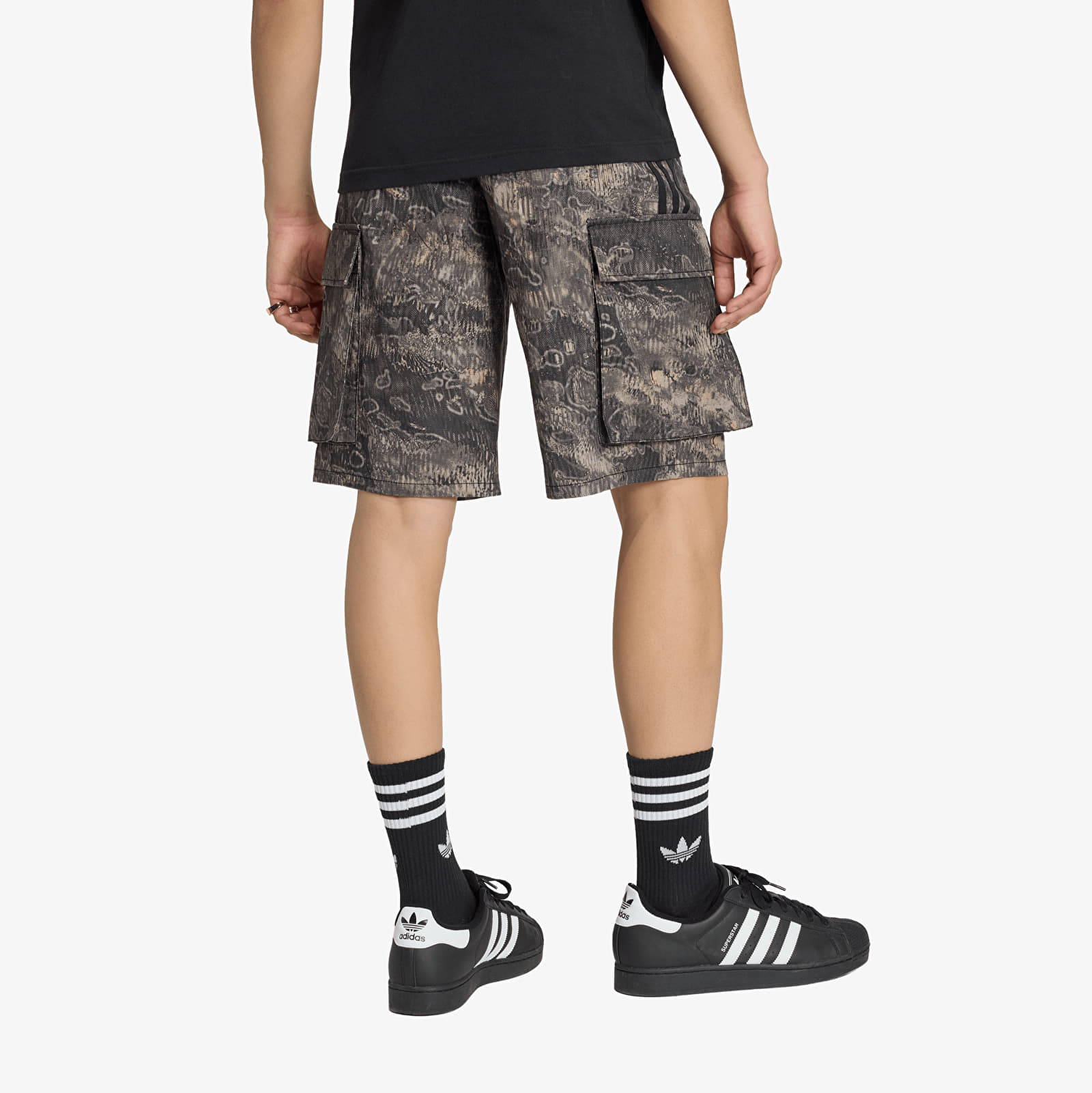 Korte broeken adidas Adilenium Season 5 Aop Cargo Shorts Chalk Pearl/ Wonder Taupe