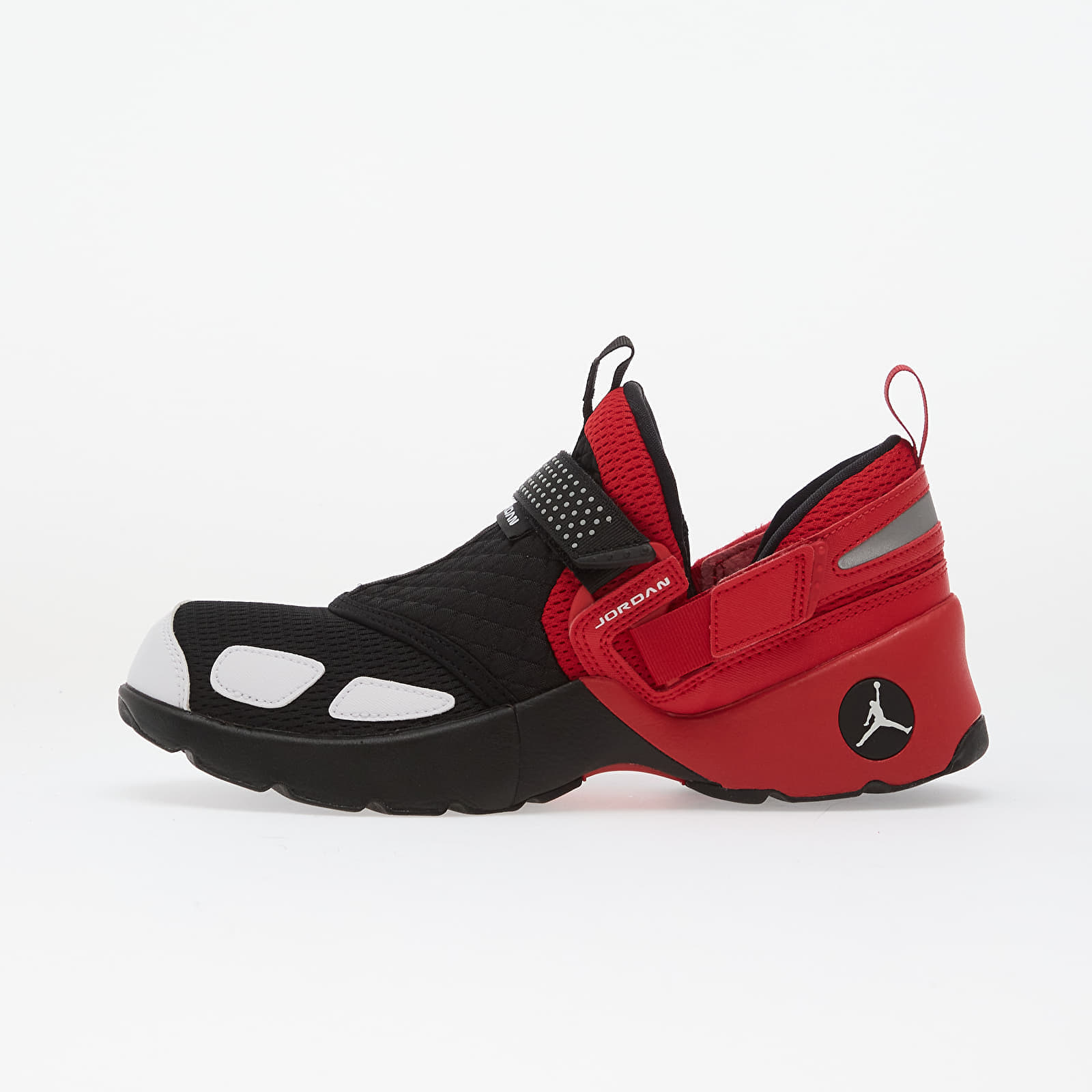 Сникърси Jordan Trunner Lx Black/ Sail-University Red EUR 42