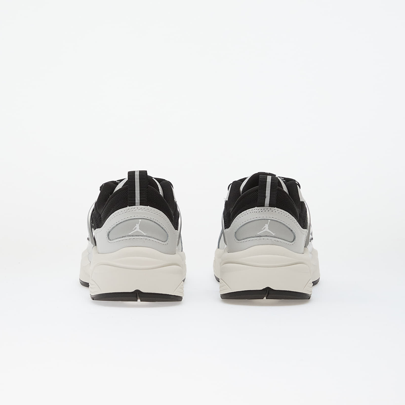 Muške tenisice Jordan Trunner Photon Dust/ White-Black-Sail