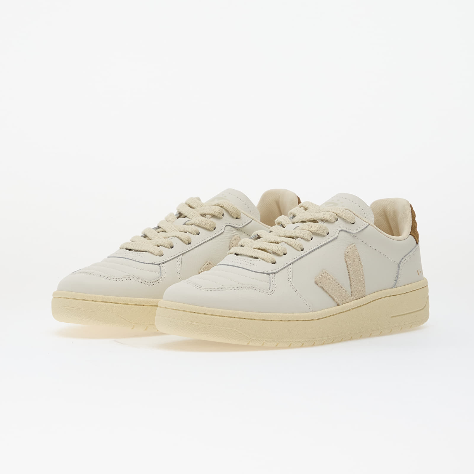Damesko Veja W V-82 II White/ Pierre/ Tent