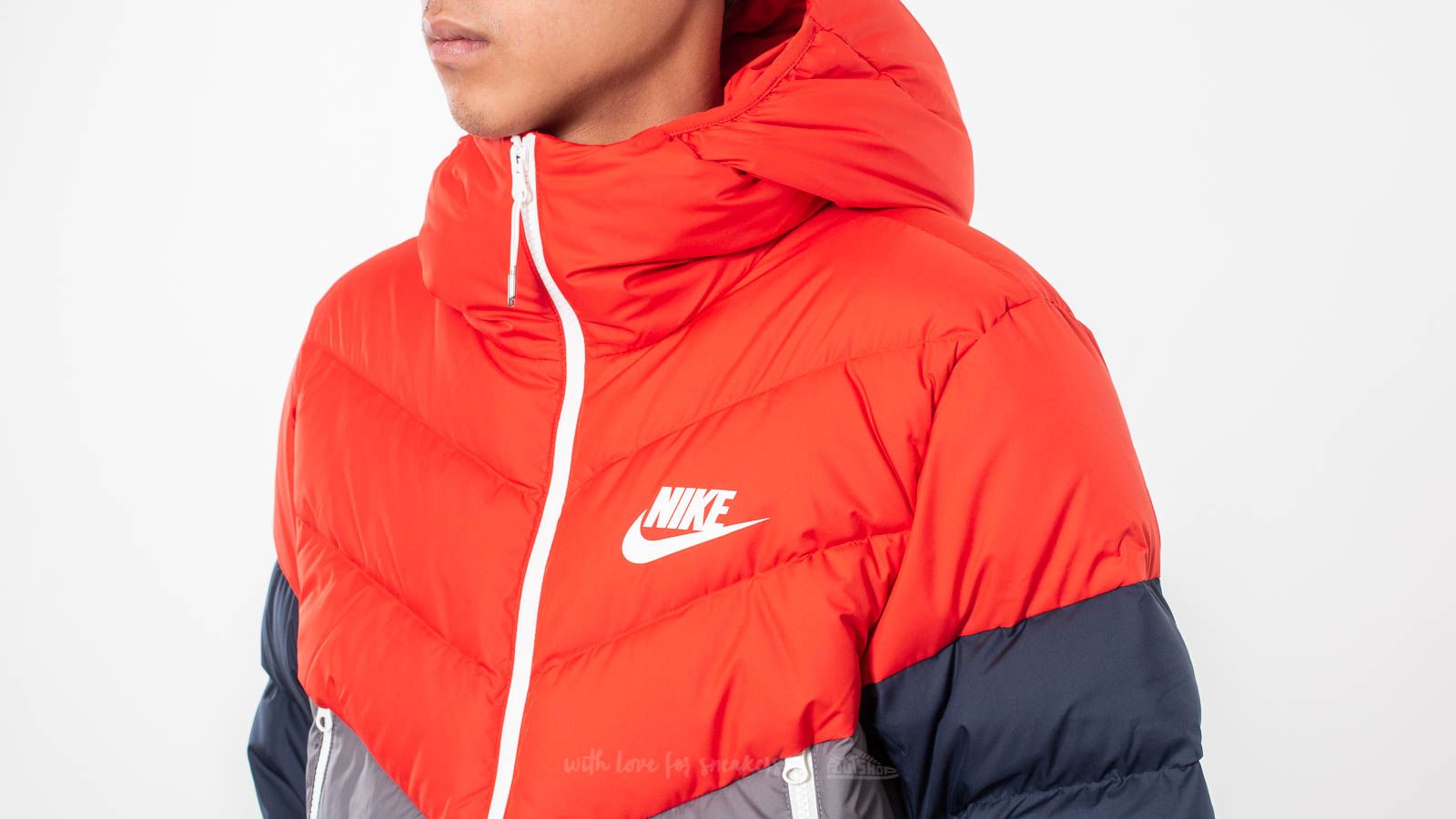 Nike down filled hooded jacket in red clearance