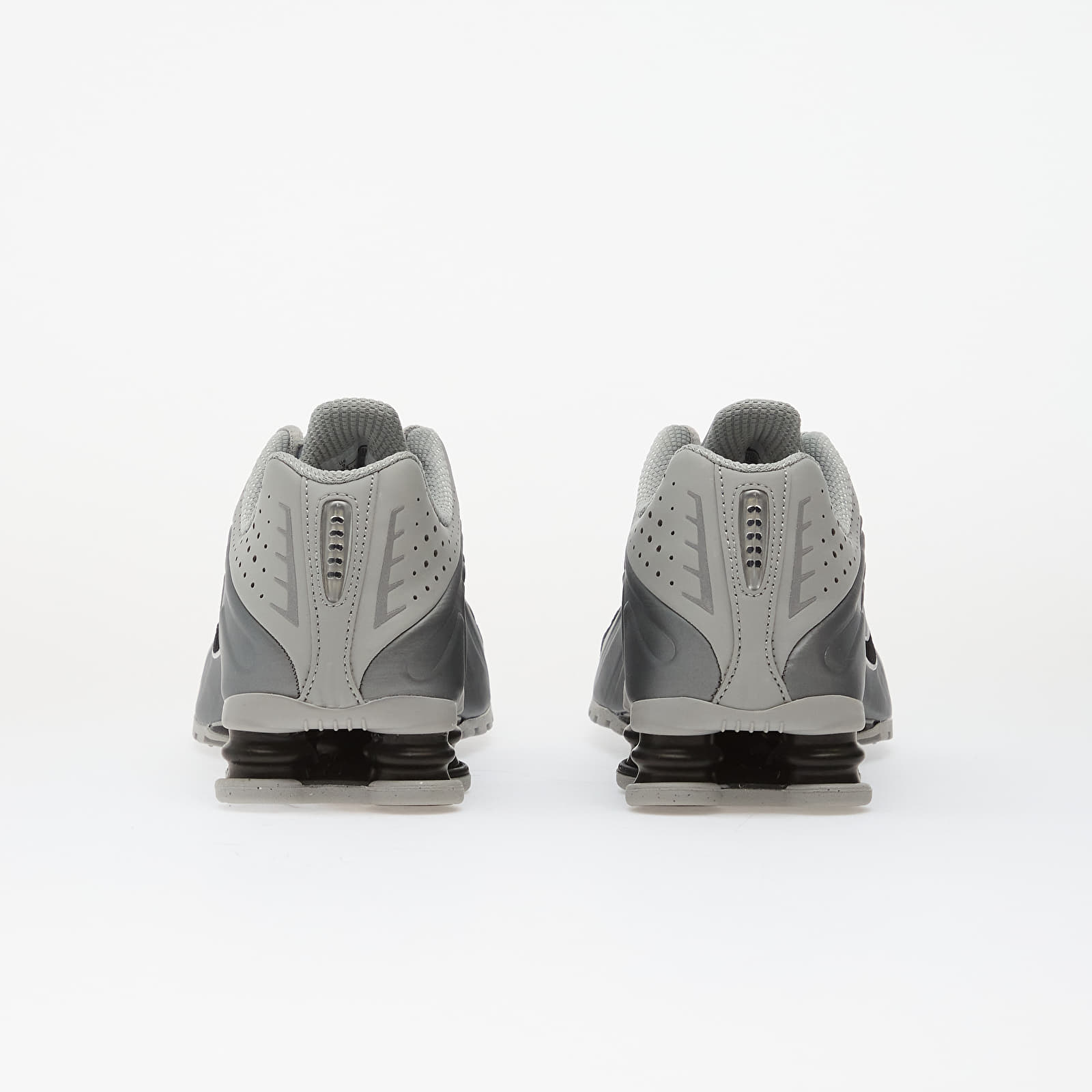 Moški čevlji Nike Shox R4 Lt Smoke Grey/ Black-Smoke Grey-White