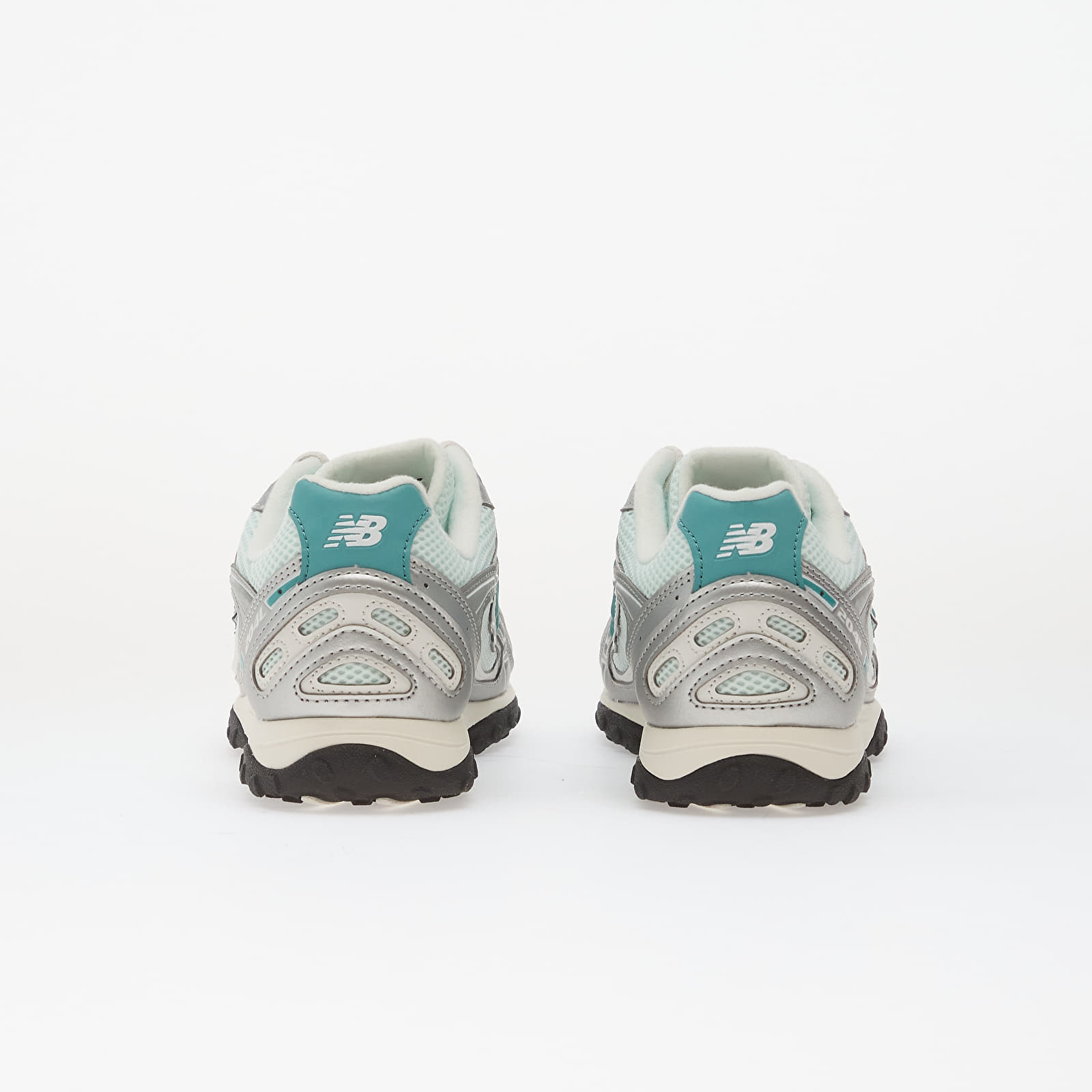 Skor för män New Balance 204L Light Silver Metallic/ Light Silver Metallic