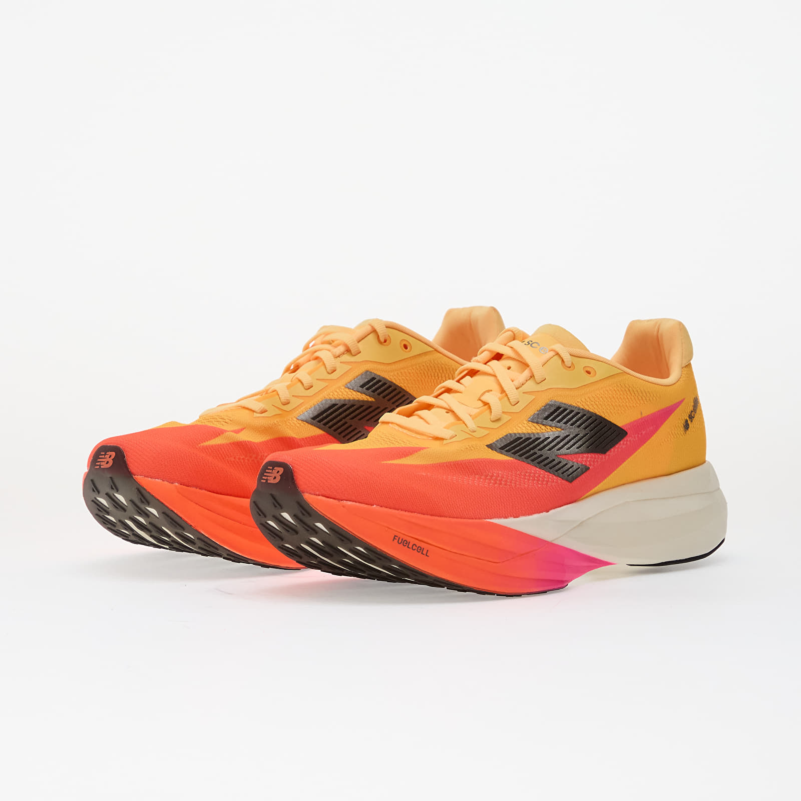Moški čevlji New Balance FuelCell SuperComp Elite V5 Tangerine Heat/ White Peach/ Pink Heat