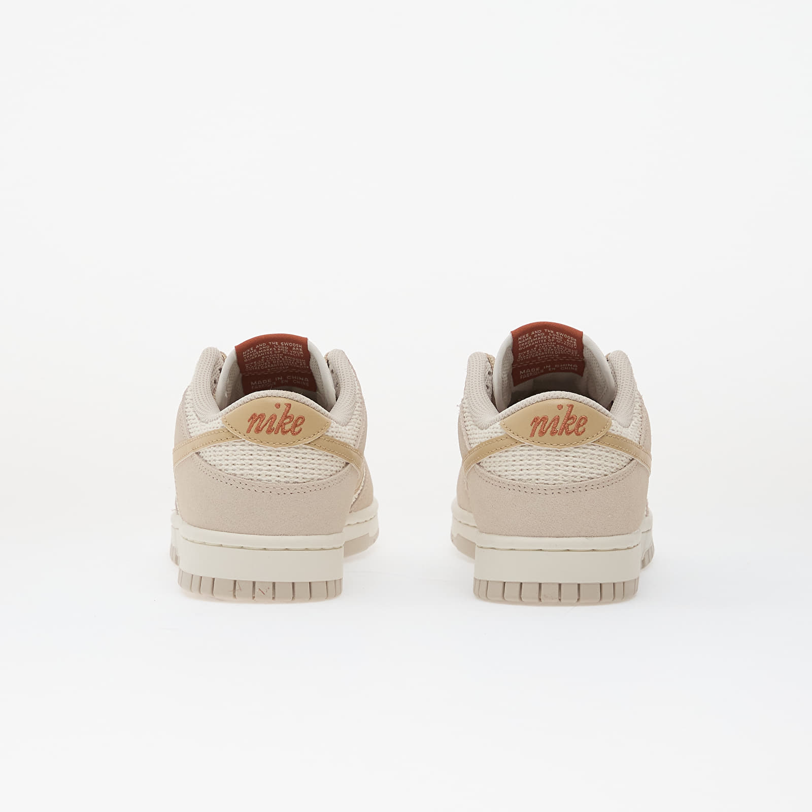 Дамски кецове и обувки Nike Dunk Low Se Sail/ Linen-Lt Orewood Brn-Sail