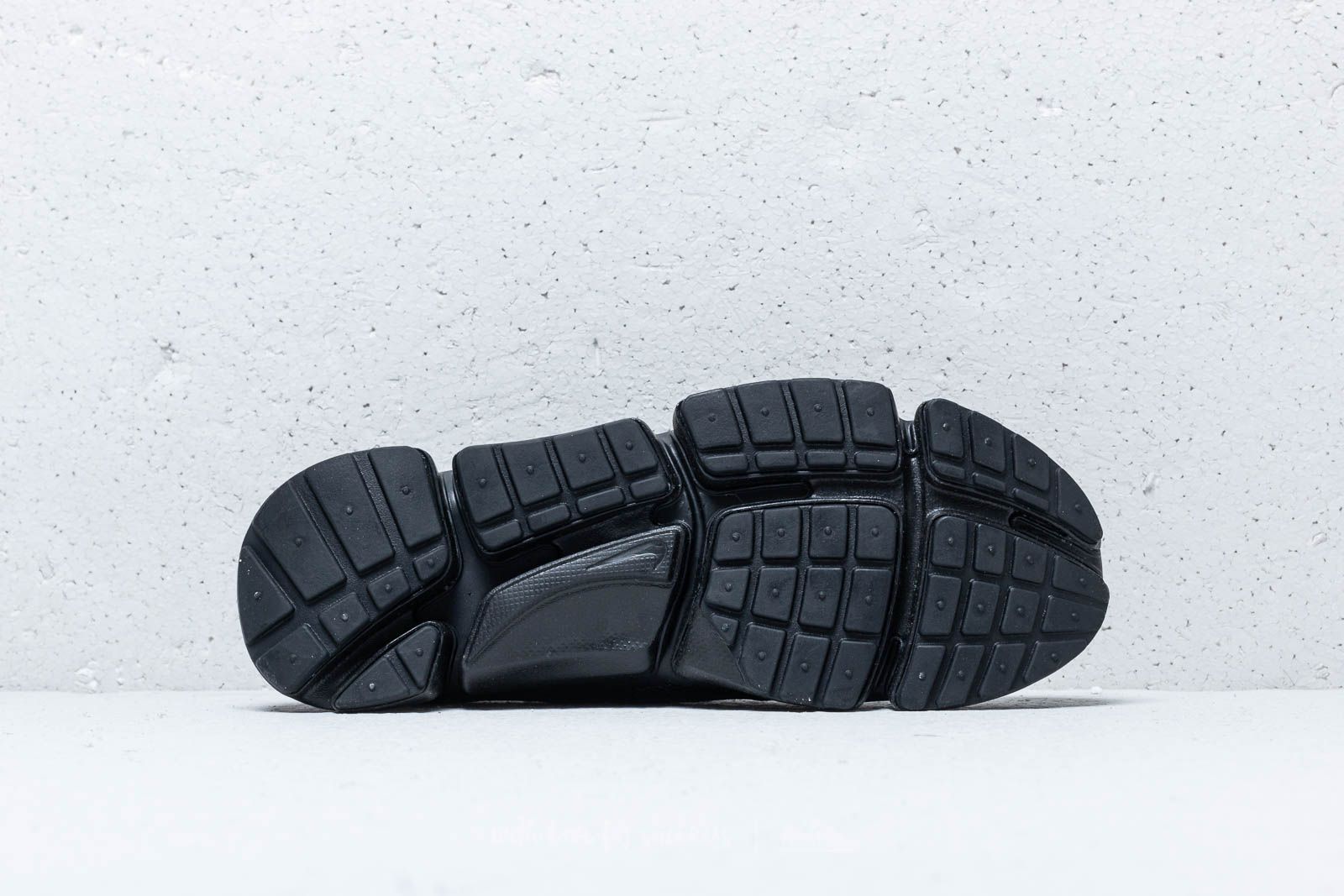 Tênis nike pocket fly preto sales