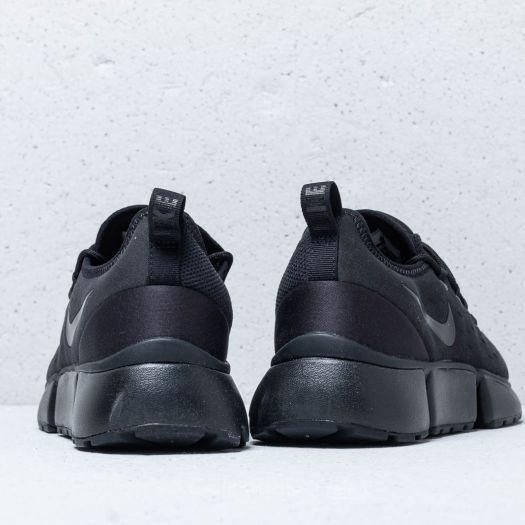 Nike Pocket Fly DM