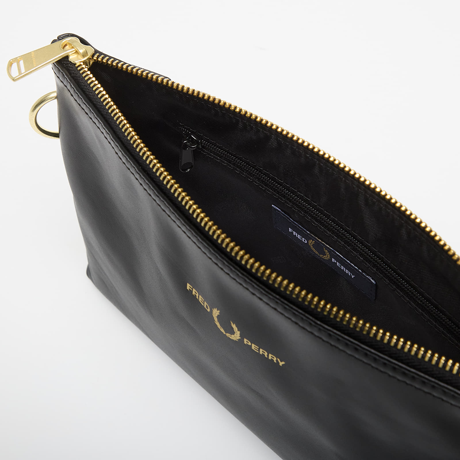 Crossbody-vesker FRED PERRY Smooth Leather Sacoche Black