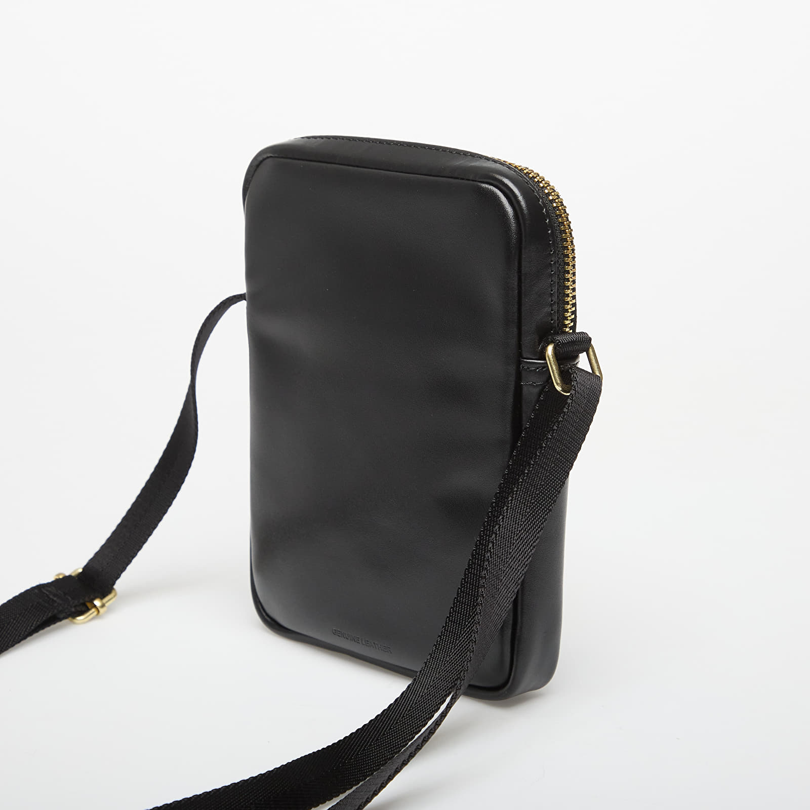 Crossbody-vesker FRED PERRY Smooth Leather Small Side Bag Black