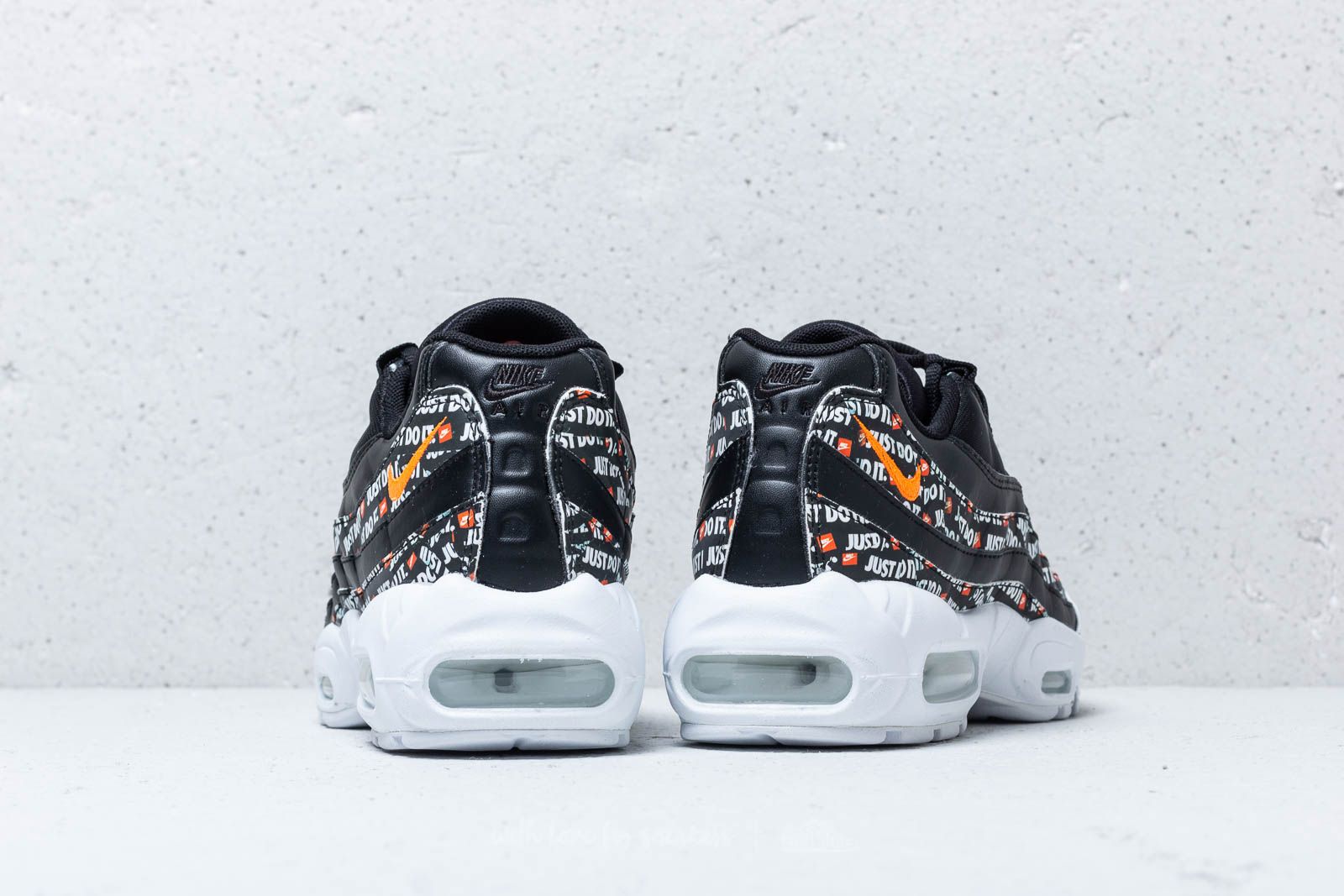 Vīriešu apavi Nike Air Max 95 SE Black/ Black-White-Total Orange