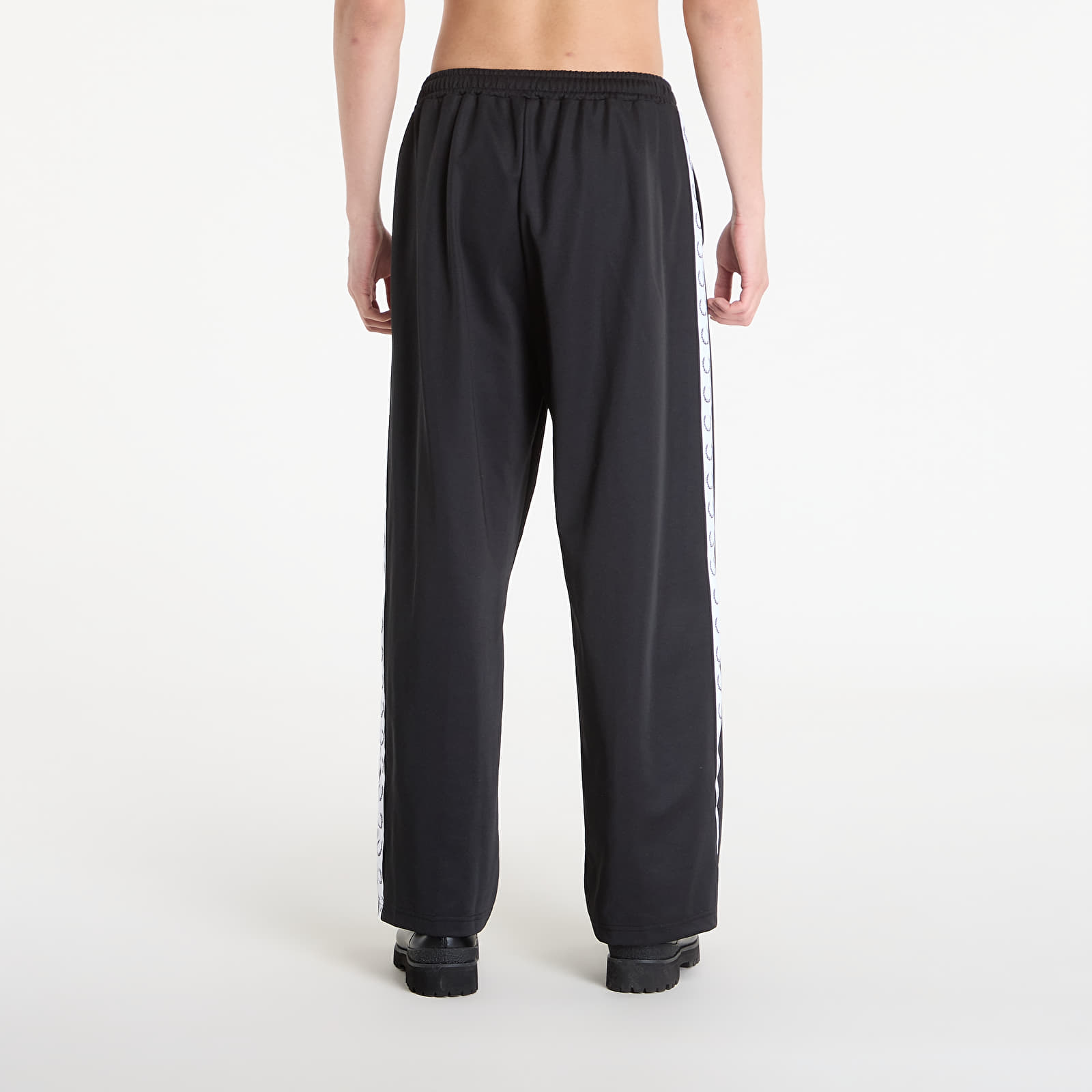 Trenirka hlače  FRED PERRY Wide Leg Track Pant Black