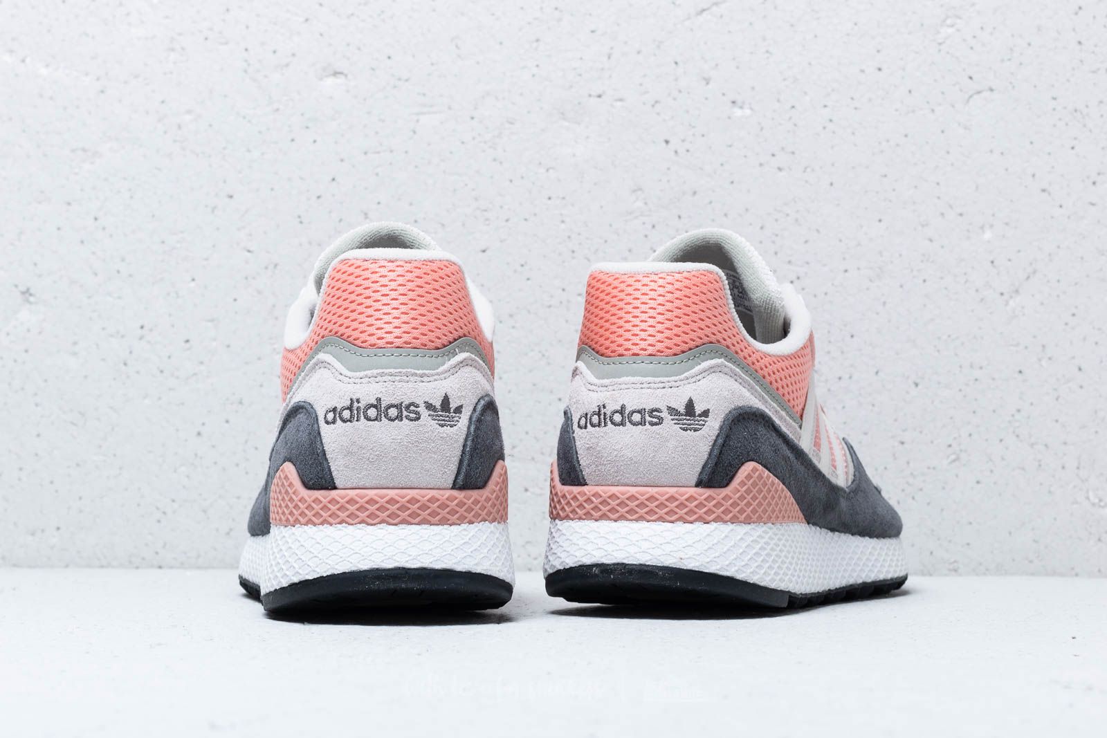 Adidas ultra tech trace pink top